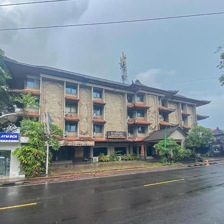 Urbanview Hotel Taman Suci Denpasar Bali Exterior foto