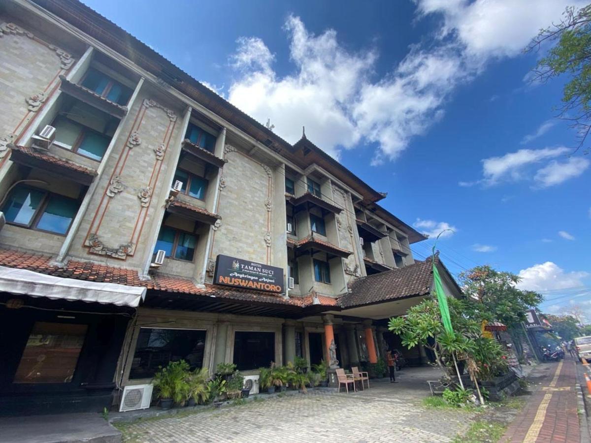 Urbanview Hotel Taman Suci Denpasar Bali Exterior foto