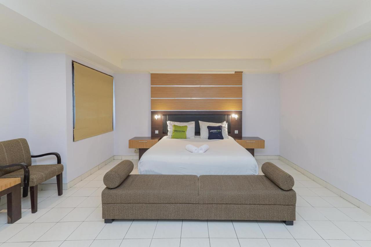 Urbanview Hotel Taman Suci Denpasar Bali Exterior foto