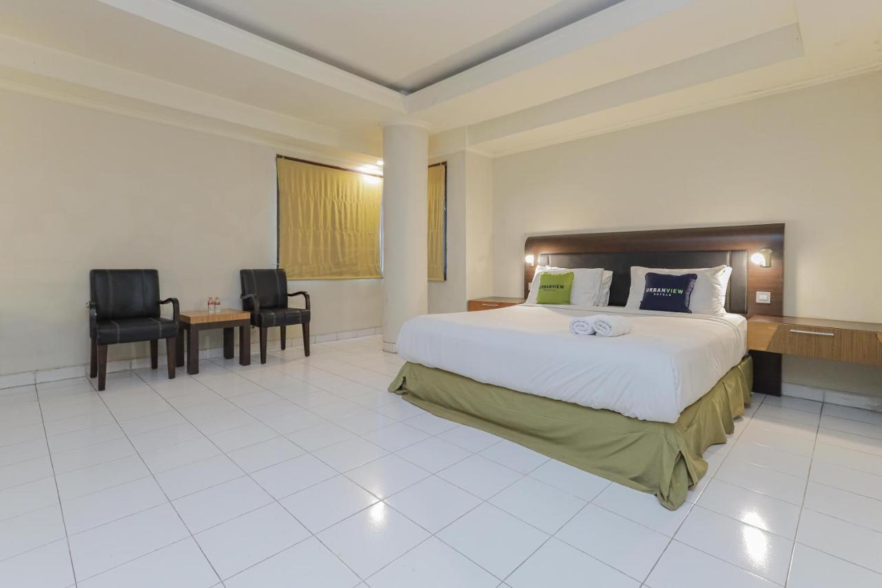Urbanview Hotel Taman Suci Denpasar Bali Exterior foto