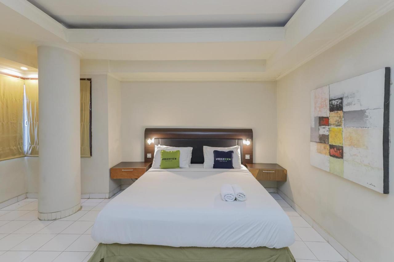 Urbanview Hotel Taman Suci Denpasar Bali Exterior foto