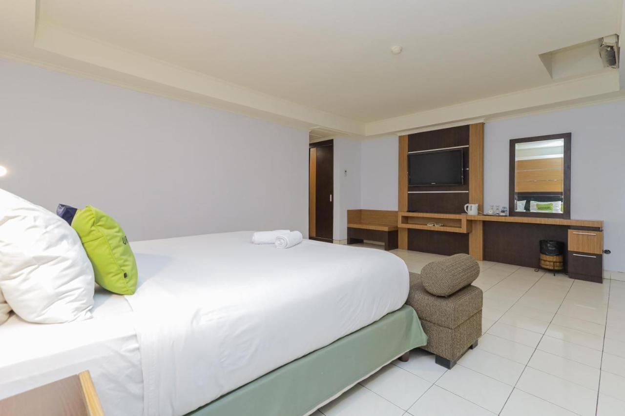 Urbanview Hotel Taman Suci Denpasar Bali Exterior foto