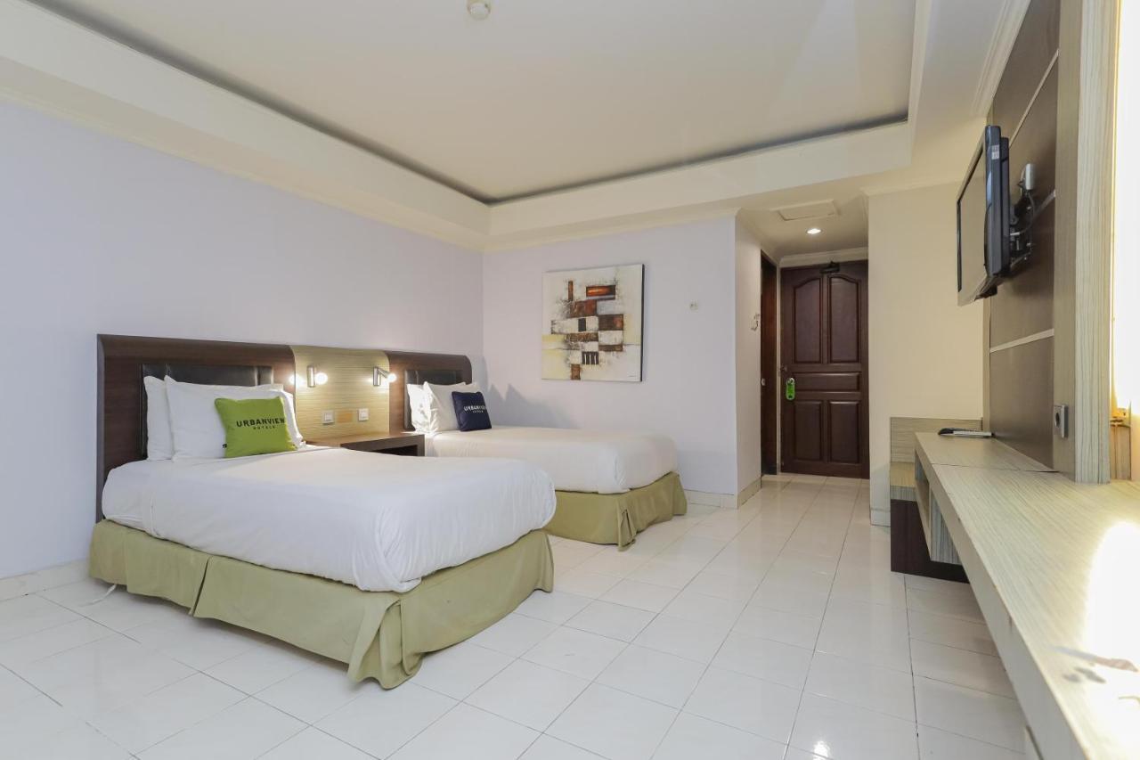 Urbanview Hotel Taman Suci Denpasar Bali Exterior foto