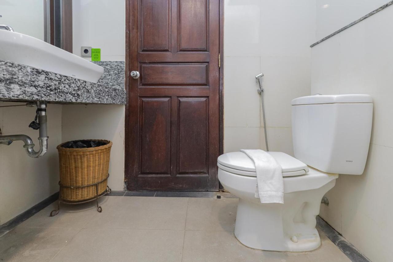 Urbanview Hotel Taman Suci Denpasar Bali Exterior foto
