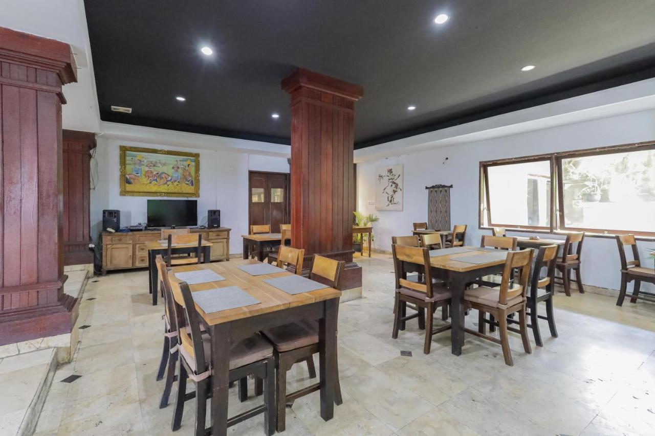Urbanview Hotel Taman Suci Denpasar Bali Exterior foto