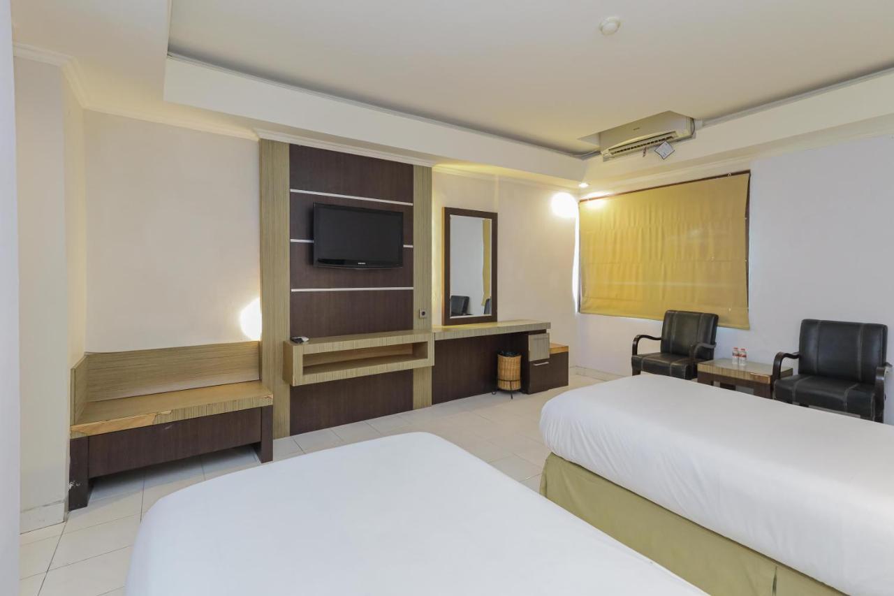 Urbanview Hotel Taman Suci Denpasar Bali Exterior foto