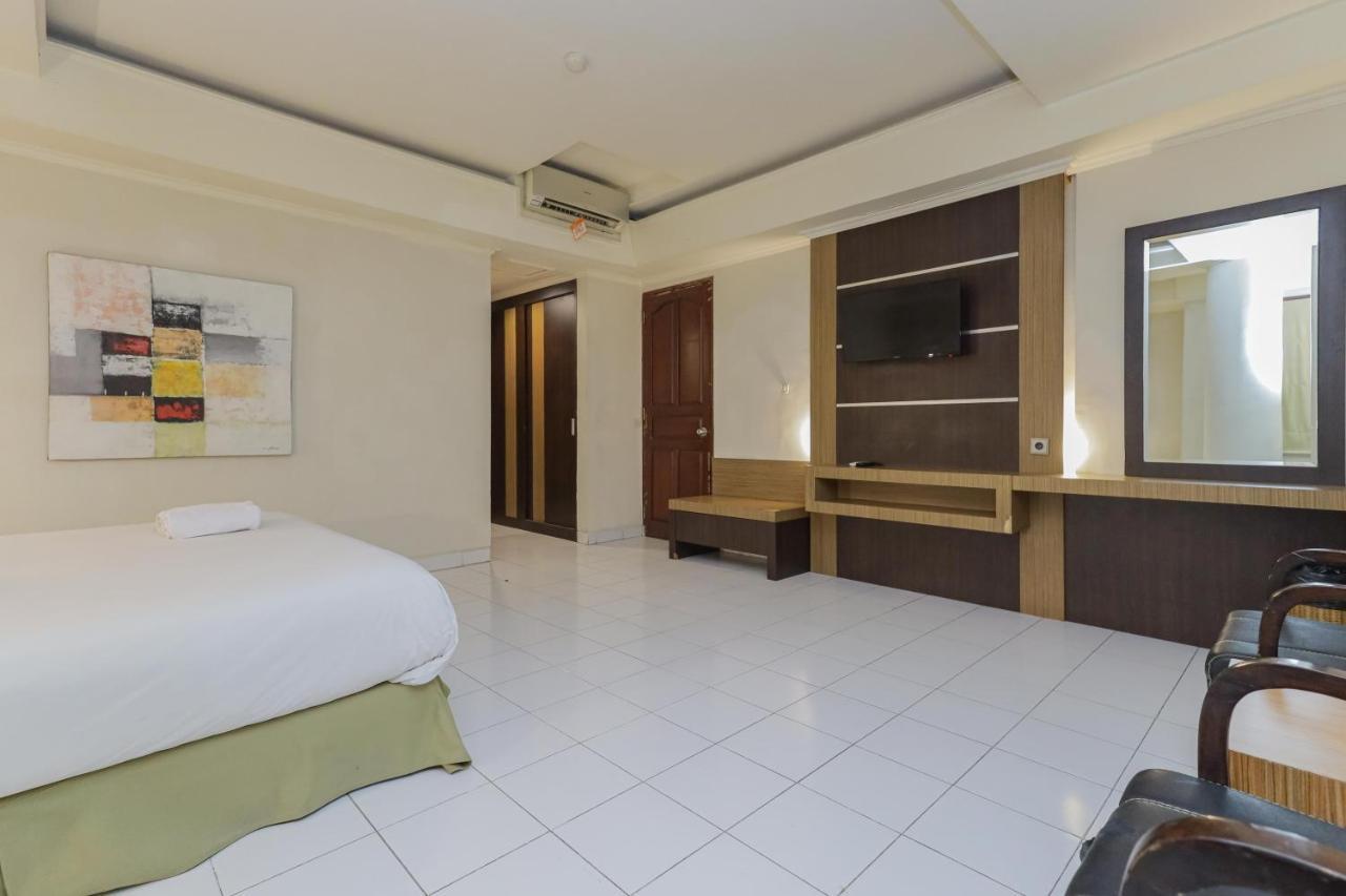 Urbanview Hotel Taman Suci Denpasar Bali Exterior foto