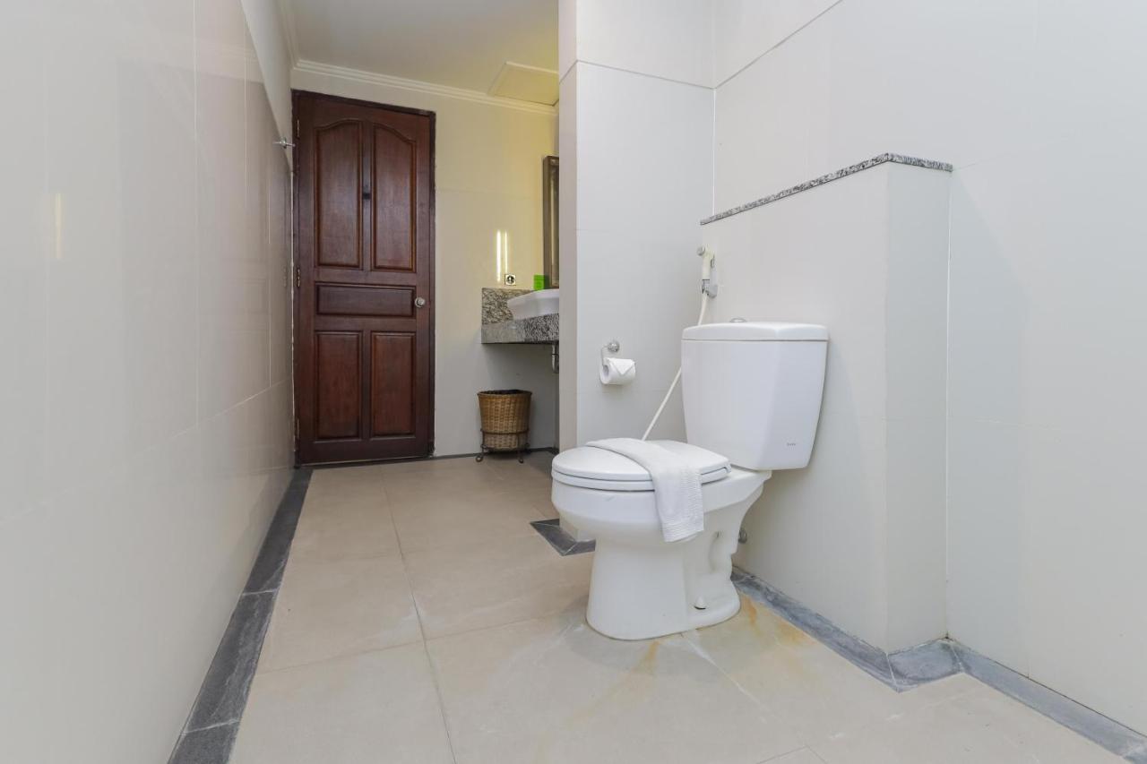 Urbanview Hotel Taman Suci Denpasar Bali Exterior foto