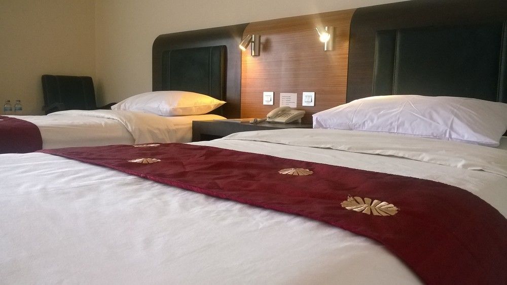 Urbanview Hotel Taman Suci Denpasar Bali Exterior foto